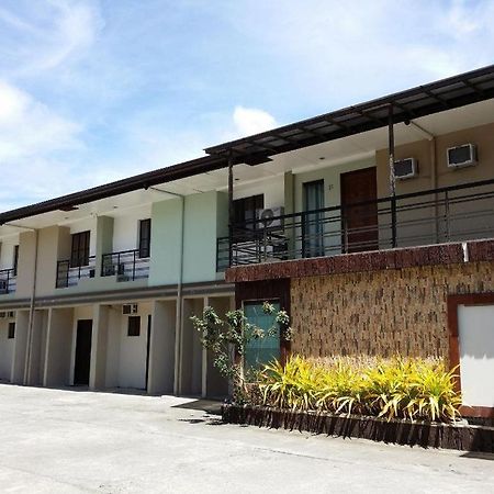 Quezon Premier Hotel לוסנה מראה חיצוני תמונה