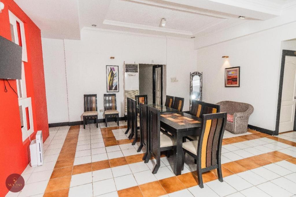 Quezon Premier Hotel לוסנה מראה חיצוני תמונה