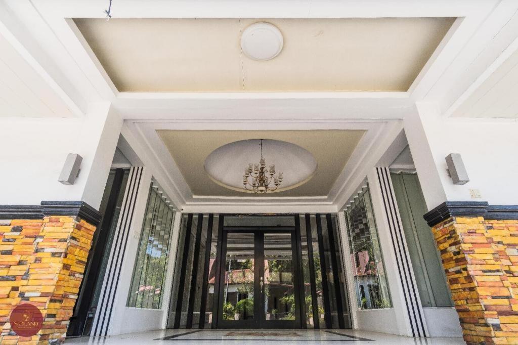 Quezon Premier Hotel לוסנה מראה חיצוני תמונה