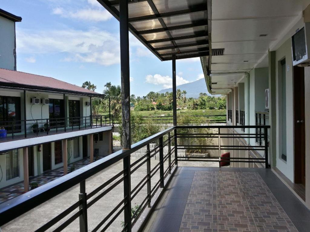 Quezon Premier Hotel לוסנה מראה חיצוני תמונה