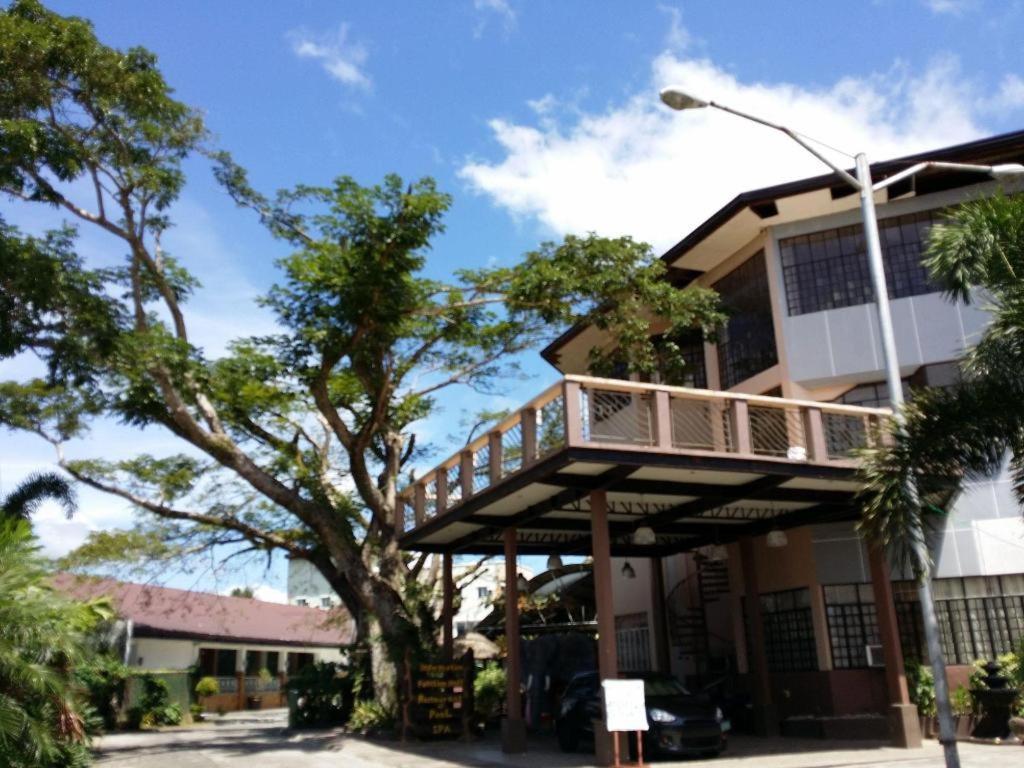 Quezon Premier Hotel לוסנה מראה חיצוני תמונה