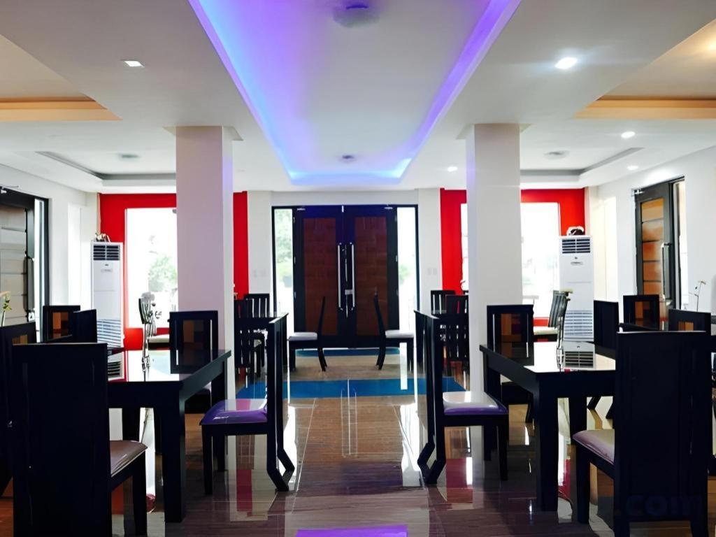 Quezon Premier Hotel לוסנה מראה חיצוני תמונה
